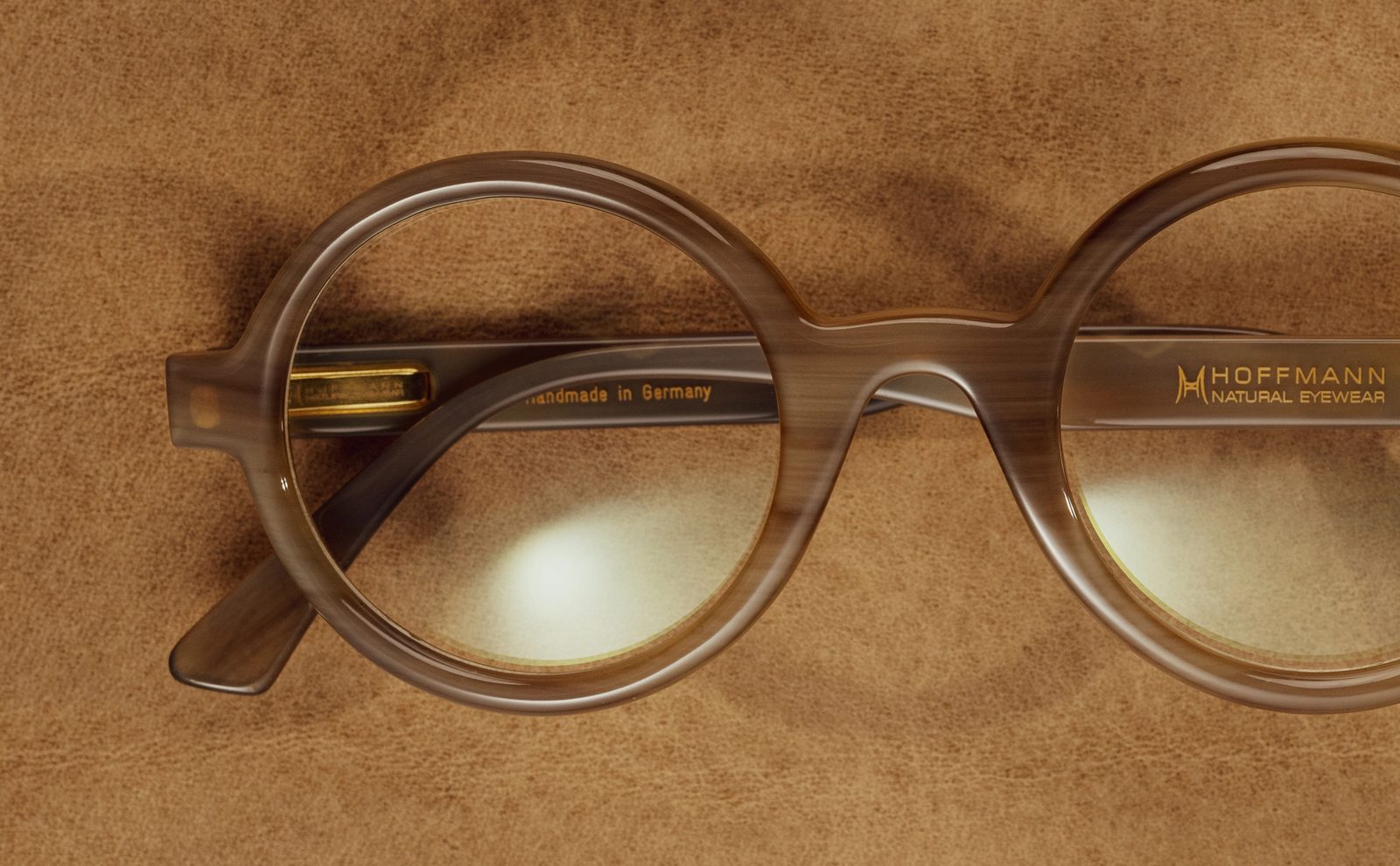 A round Hoffmann frame in natural horn